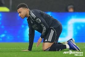 《原神》4.3版本「蔷薇与铳枪」壁纸放送：娜维娅美爆